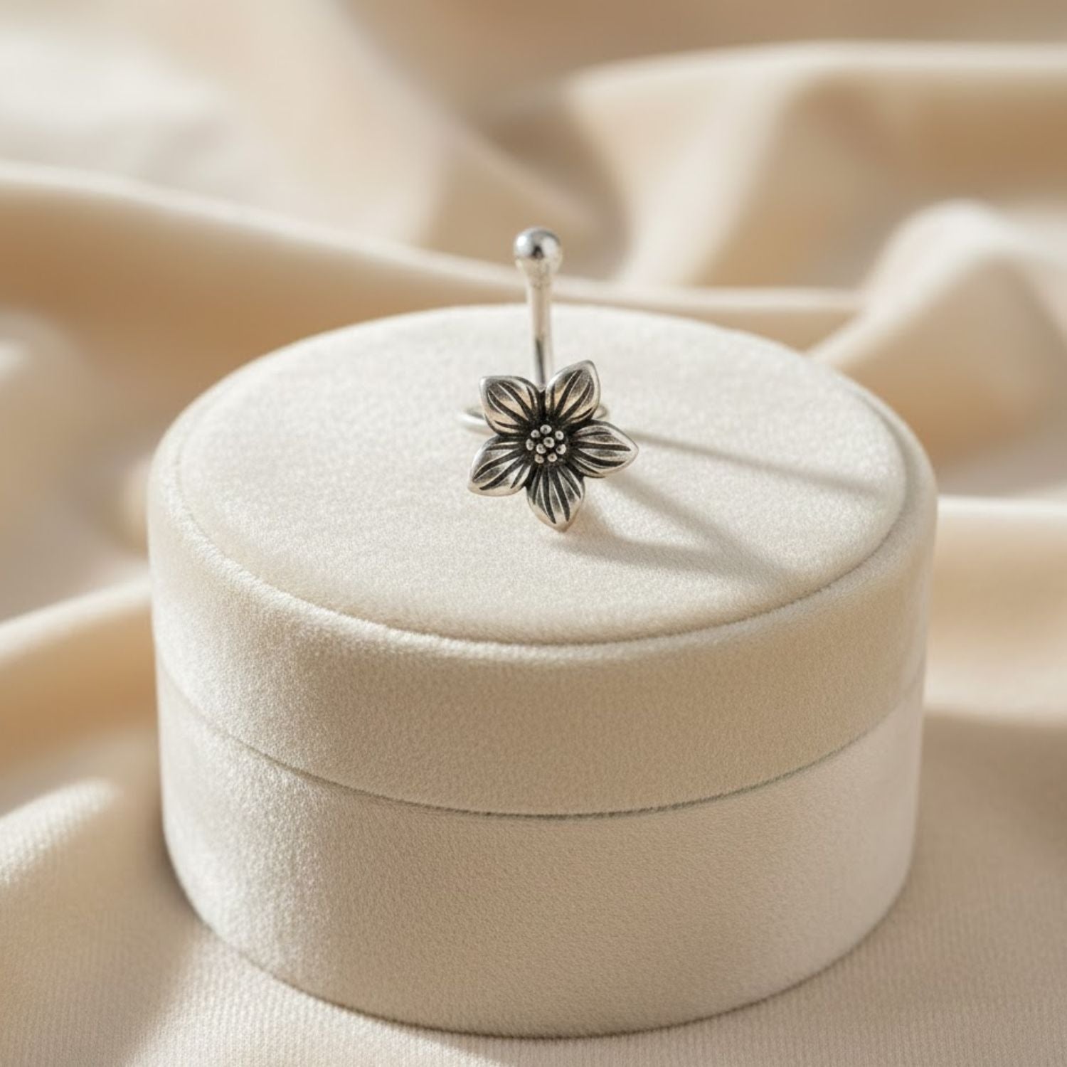 mooneye silver nose pin