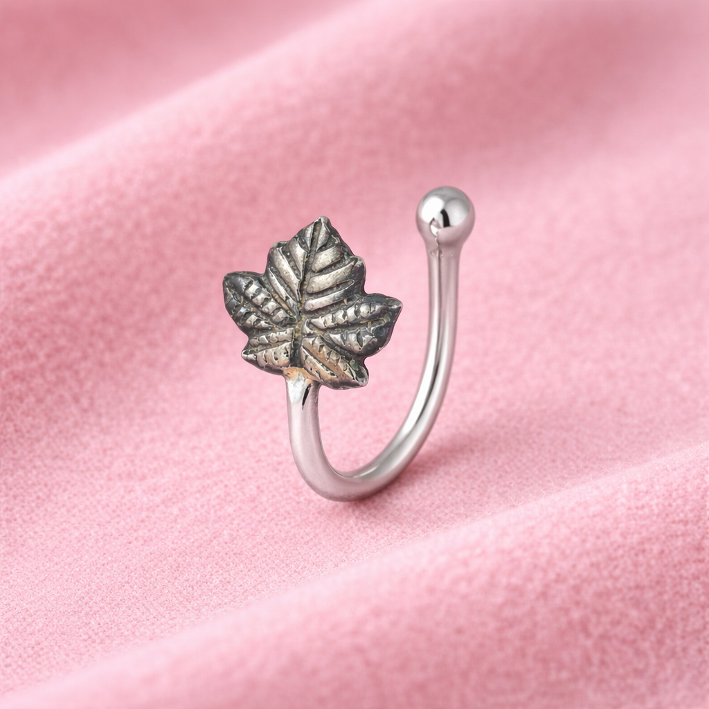 mooneye silver nose pin