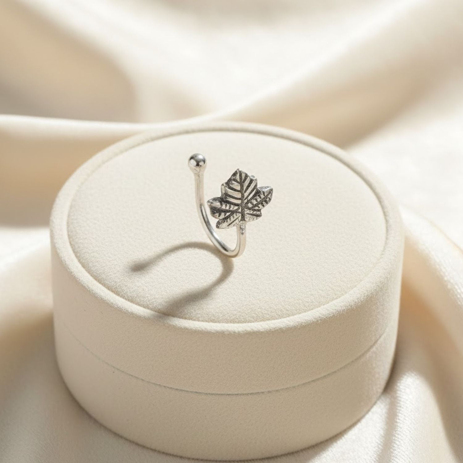 mooneye silver nose pin