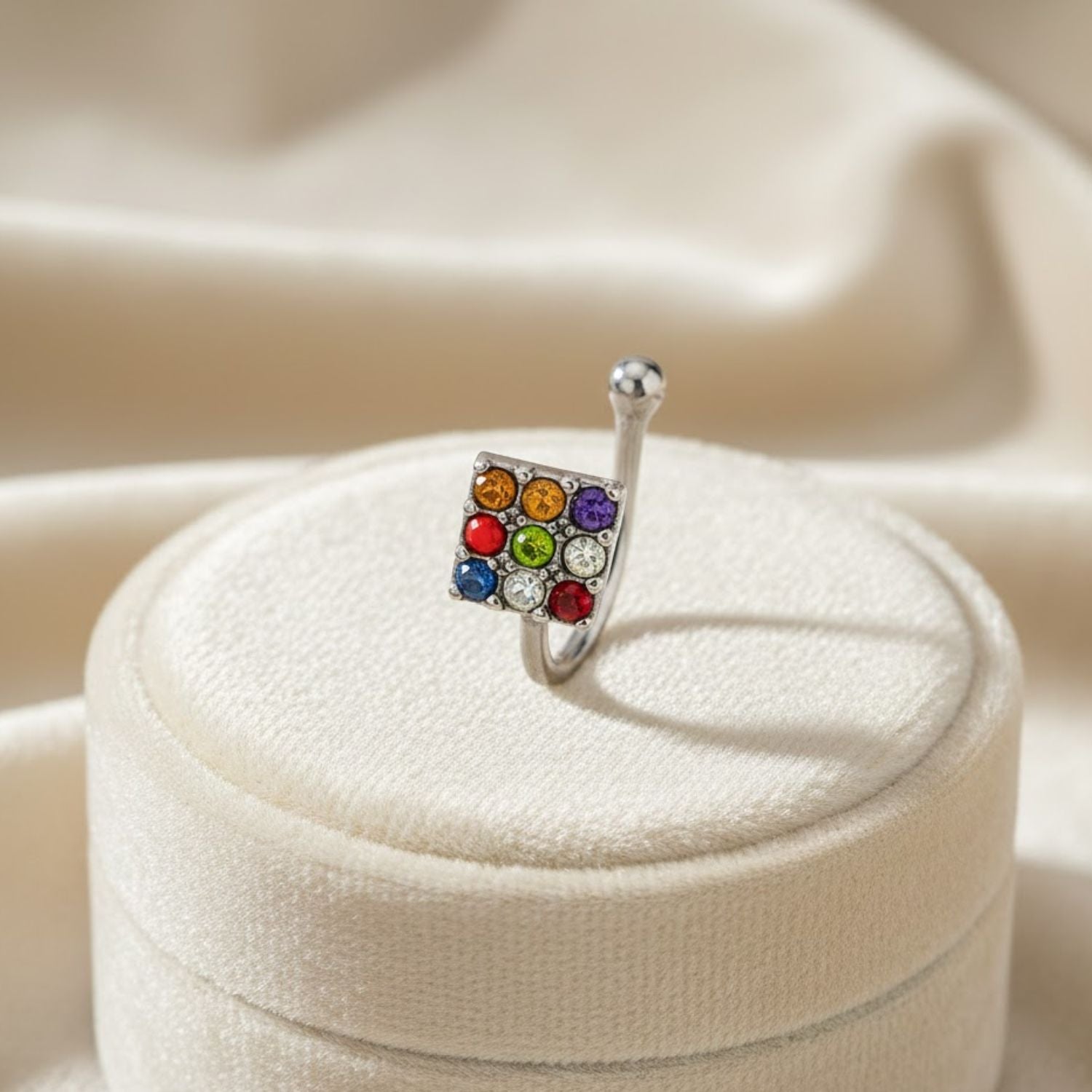 mooneye silver nose pin