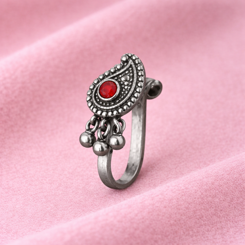 mooneye silver nose pin