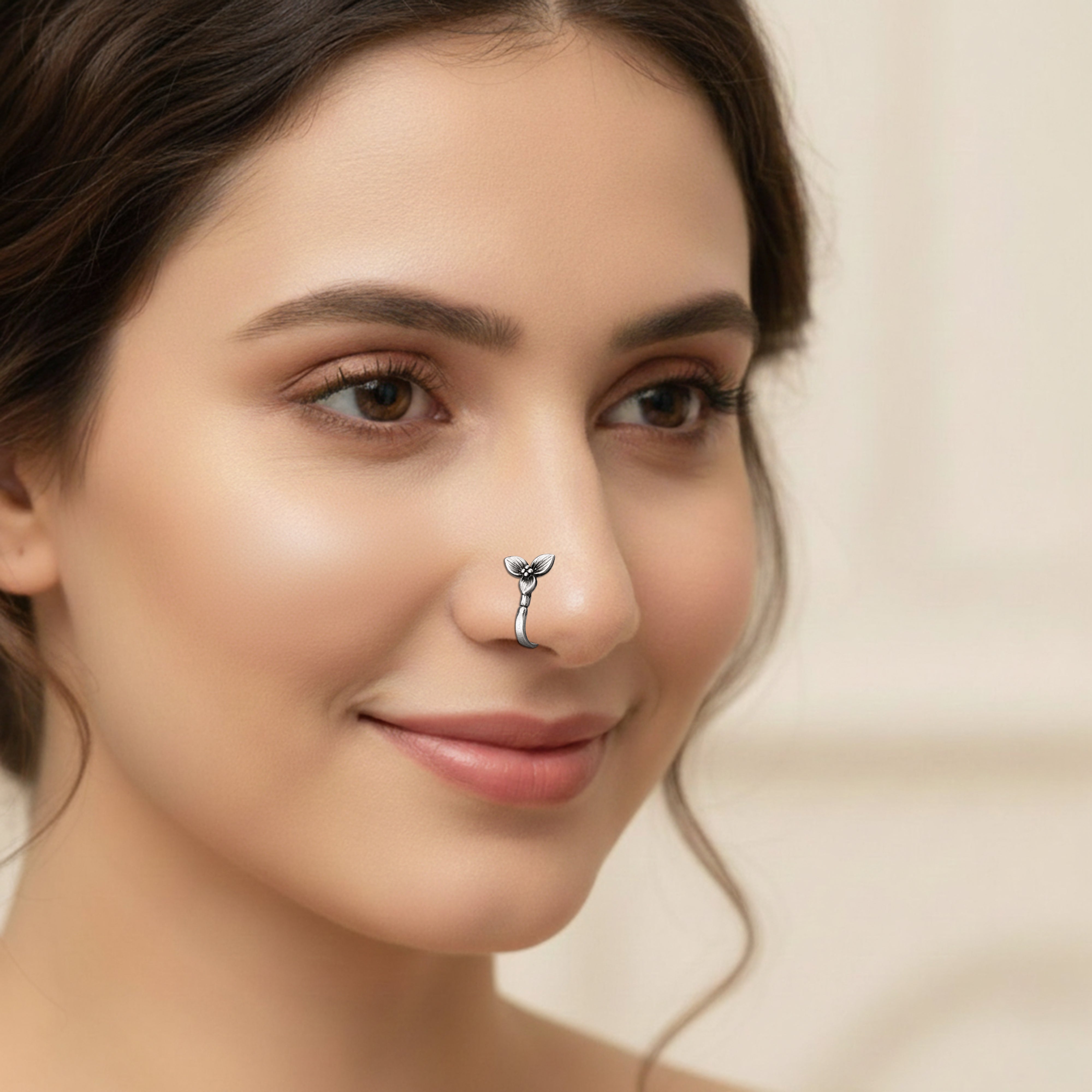 mooneye silver nose pin