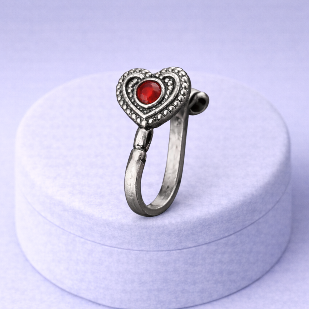 mooneye silver nose pin