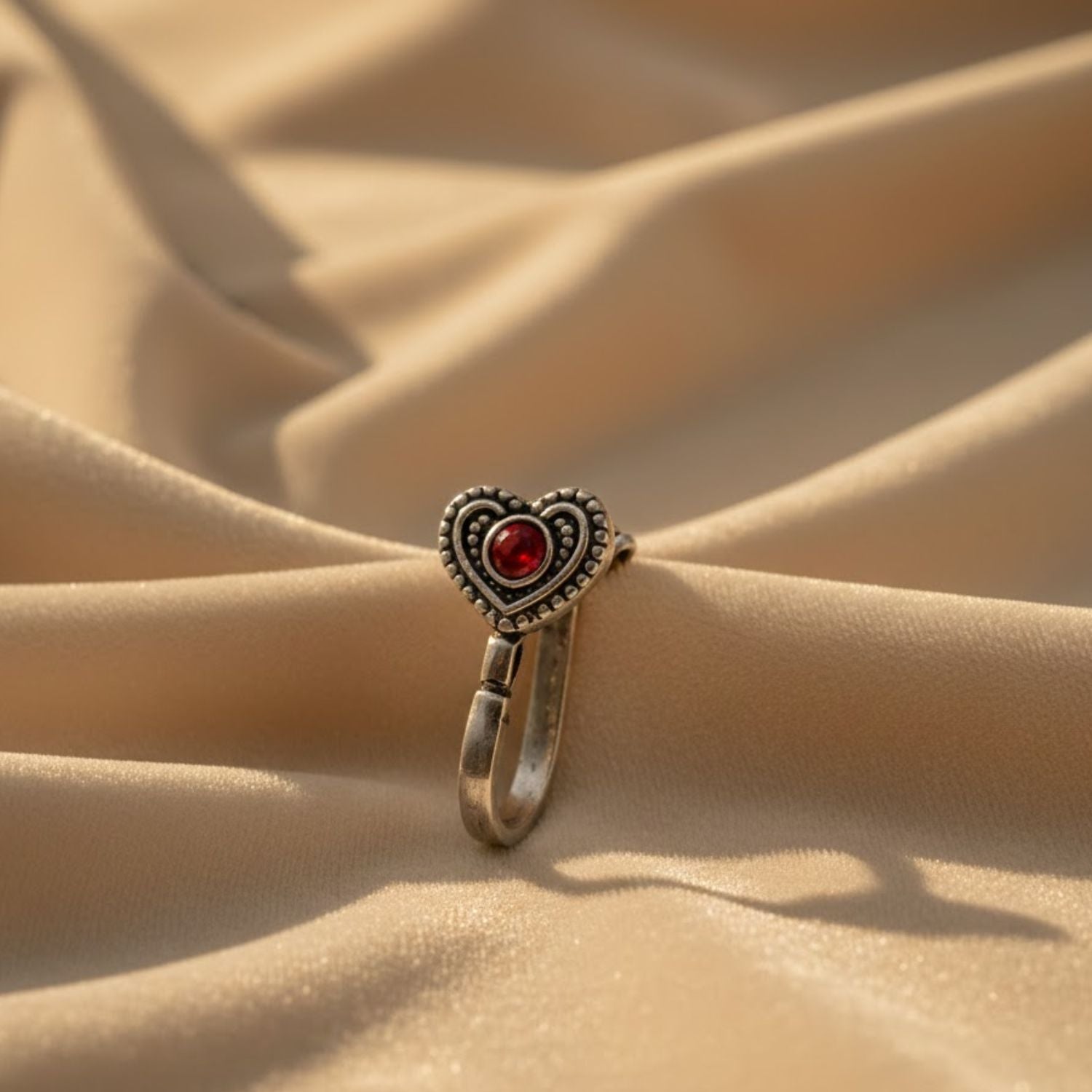 mooneye silver nose pin