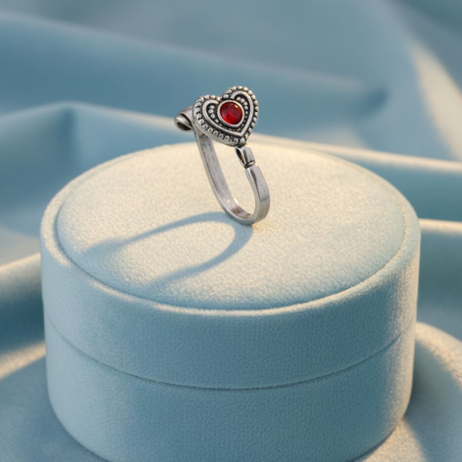 mooneye silver nose pin