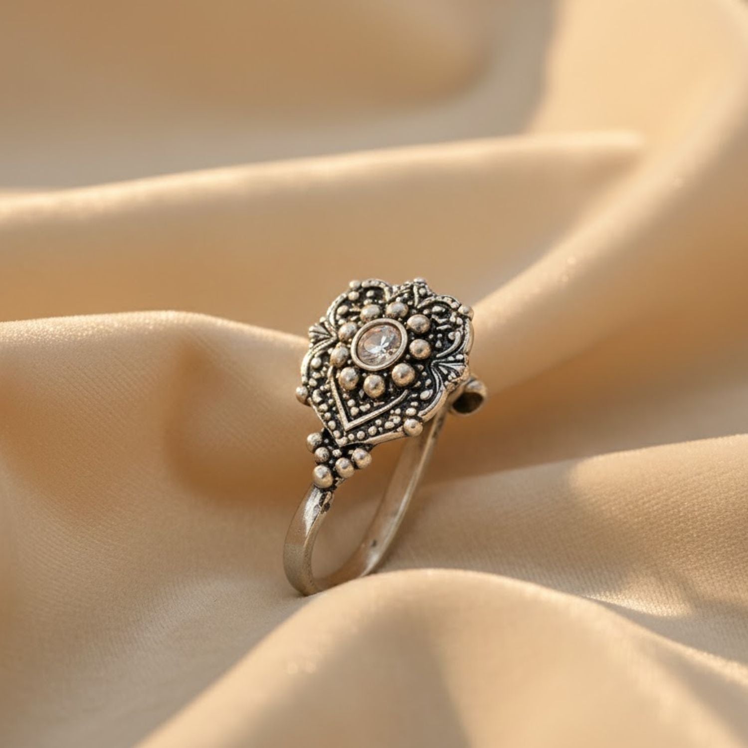 mooneye silver nose pin
