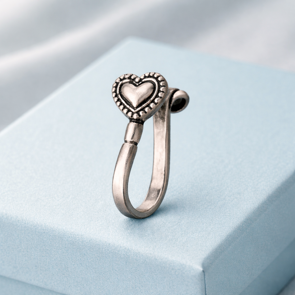 mooneye silver nose pin