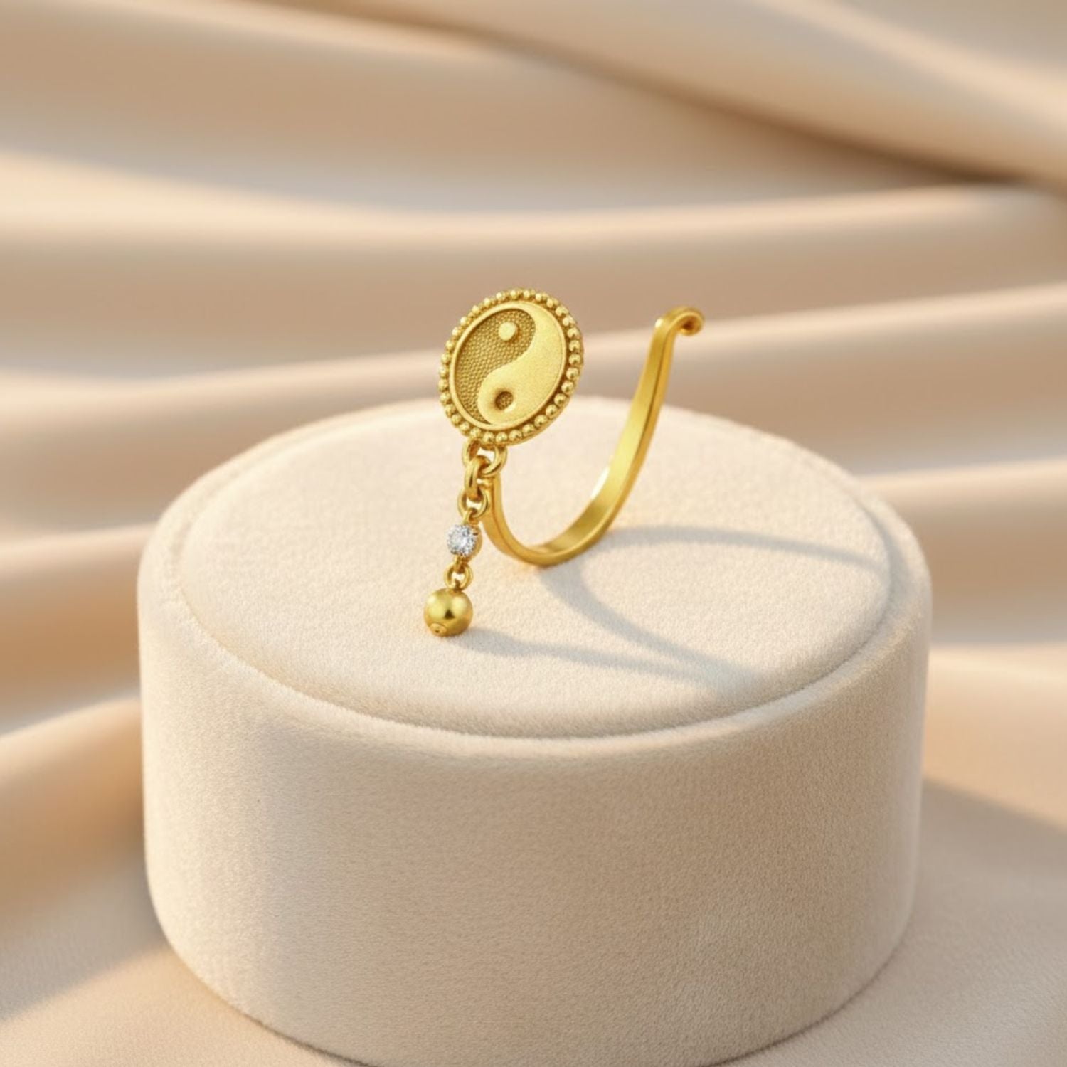 mooneye silver nose pin