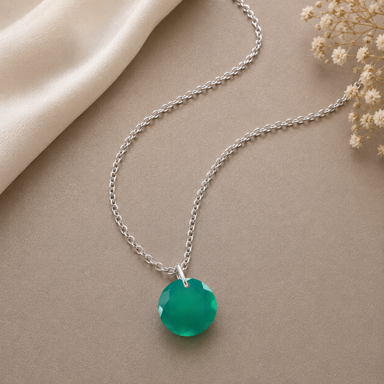 Round Green Onyx Solitaire Necklace - 925 sterling Silver