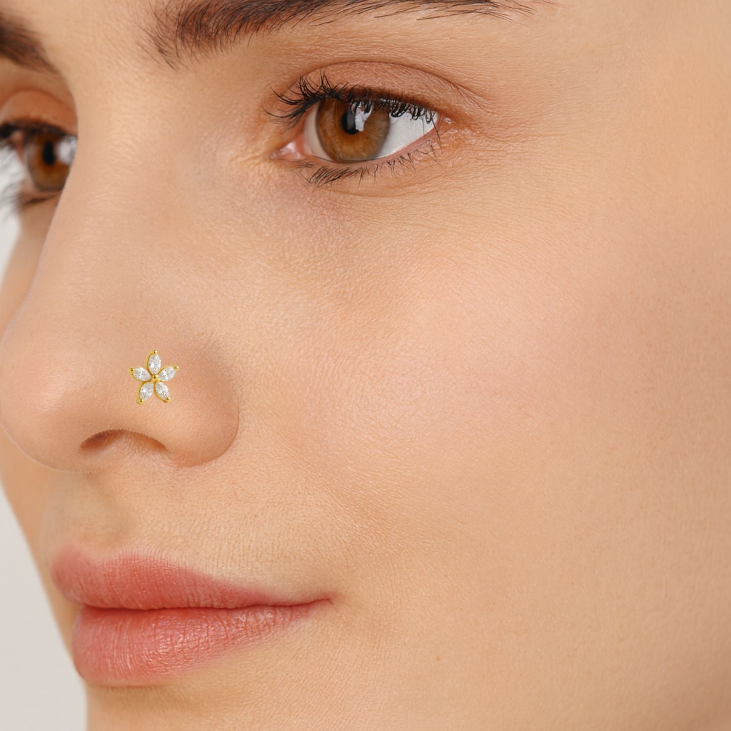 mooneye silver nose pin