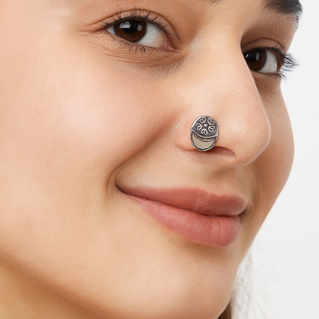 mooneye silver nose pin