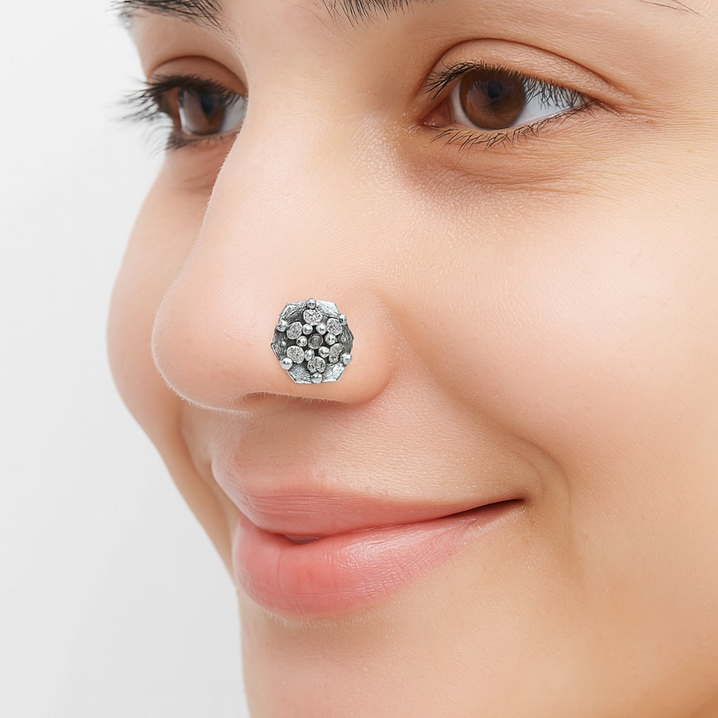 mooneye silver nose pin