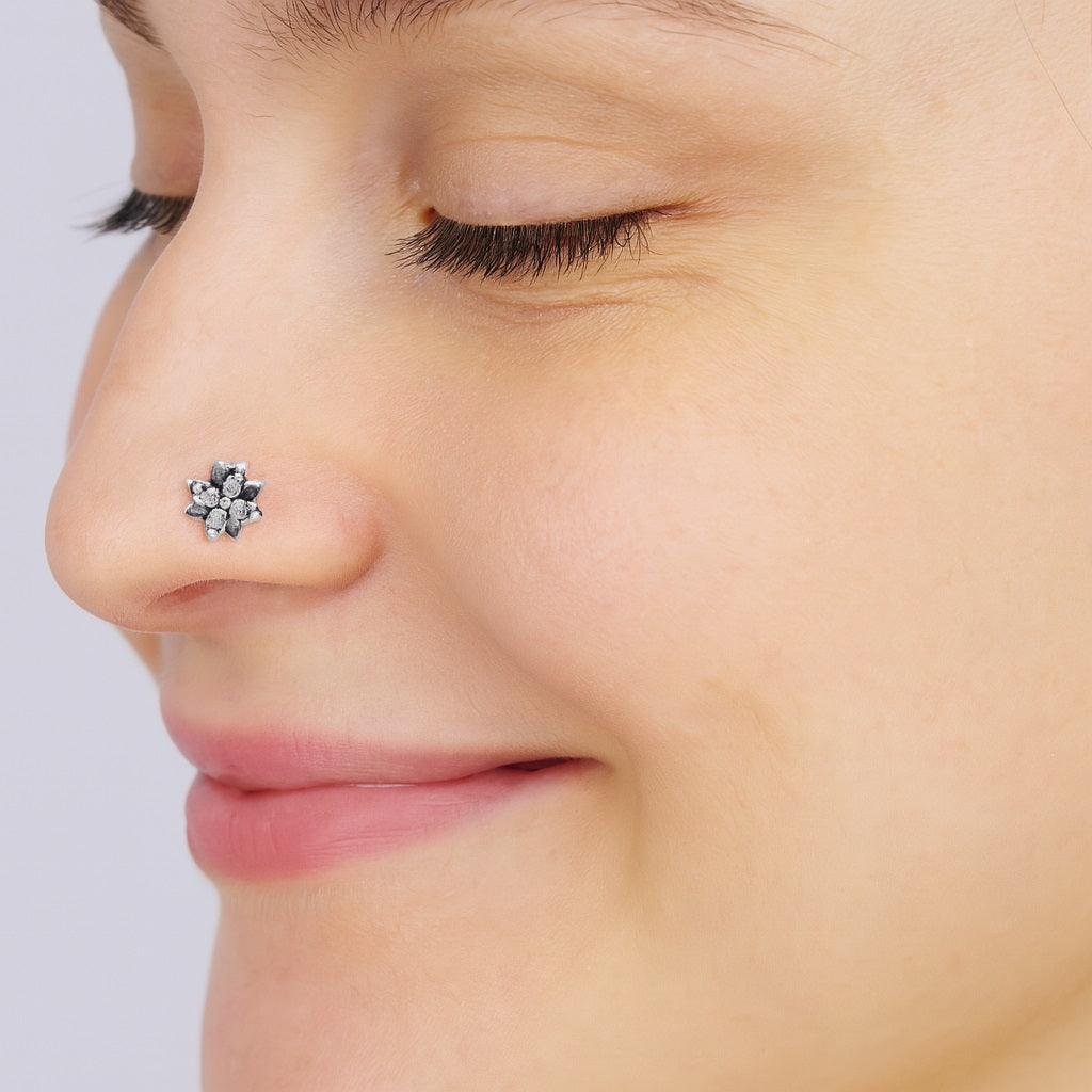 mooneye silver nose pin