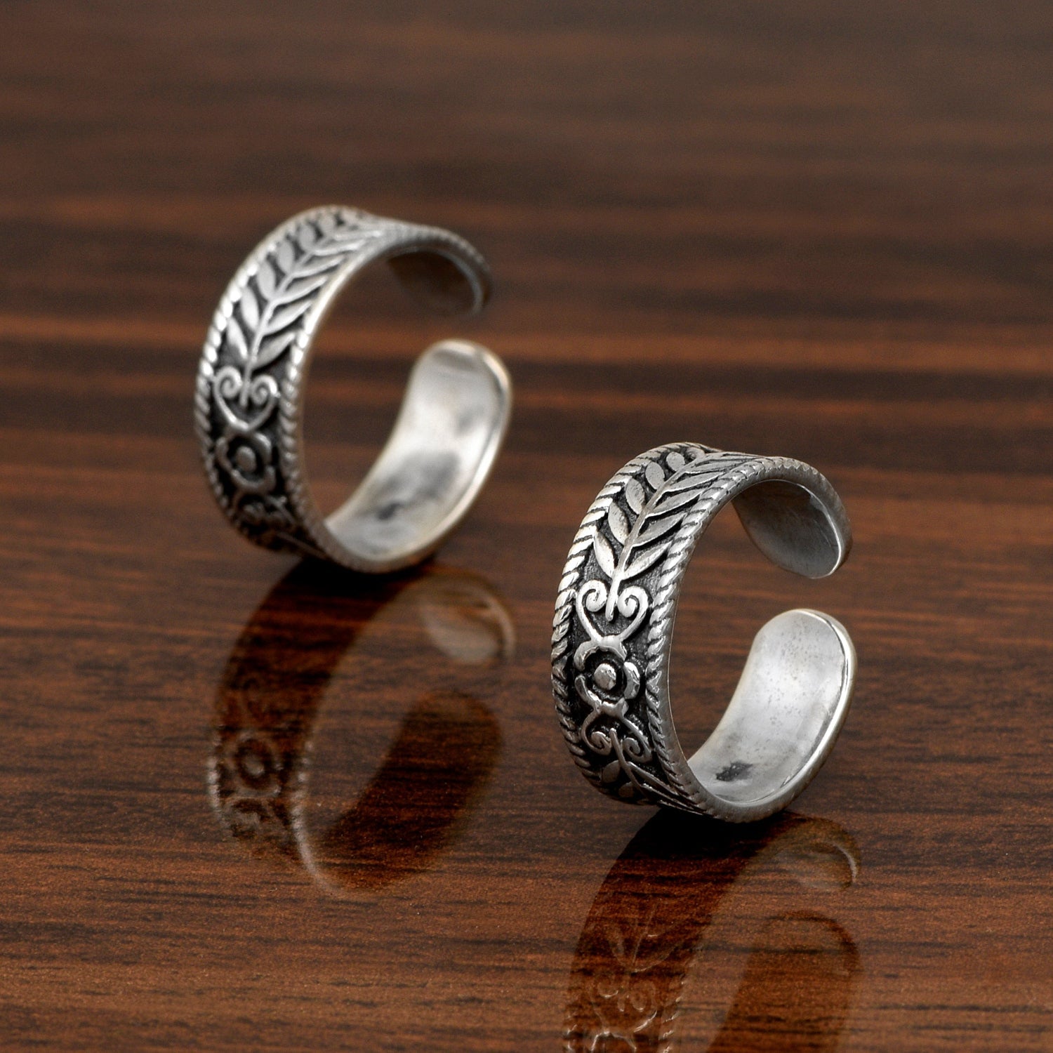 Floral Chevron Oxidized Toe Ring - Sterling Silver