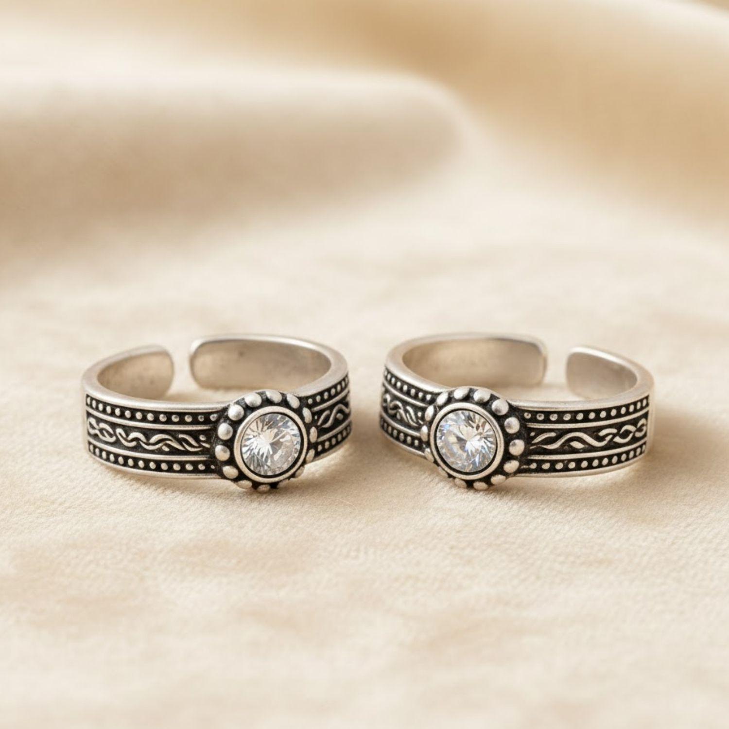 Ethnic Adjustable Toe Ring - Sterling Silver Oxidized