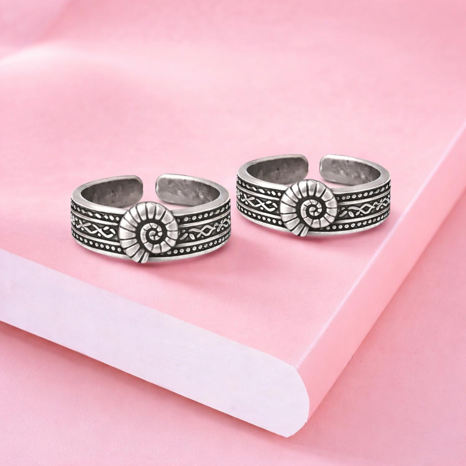 Spiral Shell Adjustable Toe Ring - Sterling Silver Oxidized