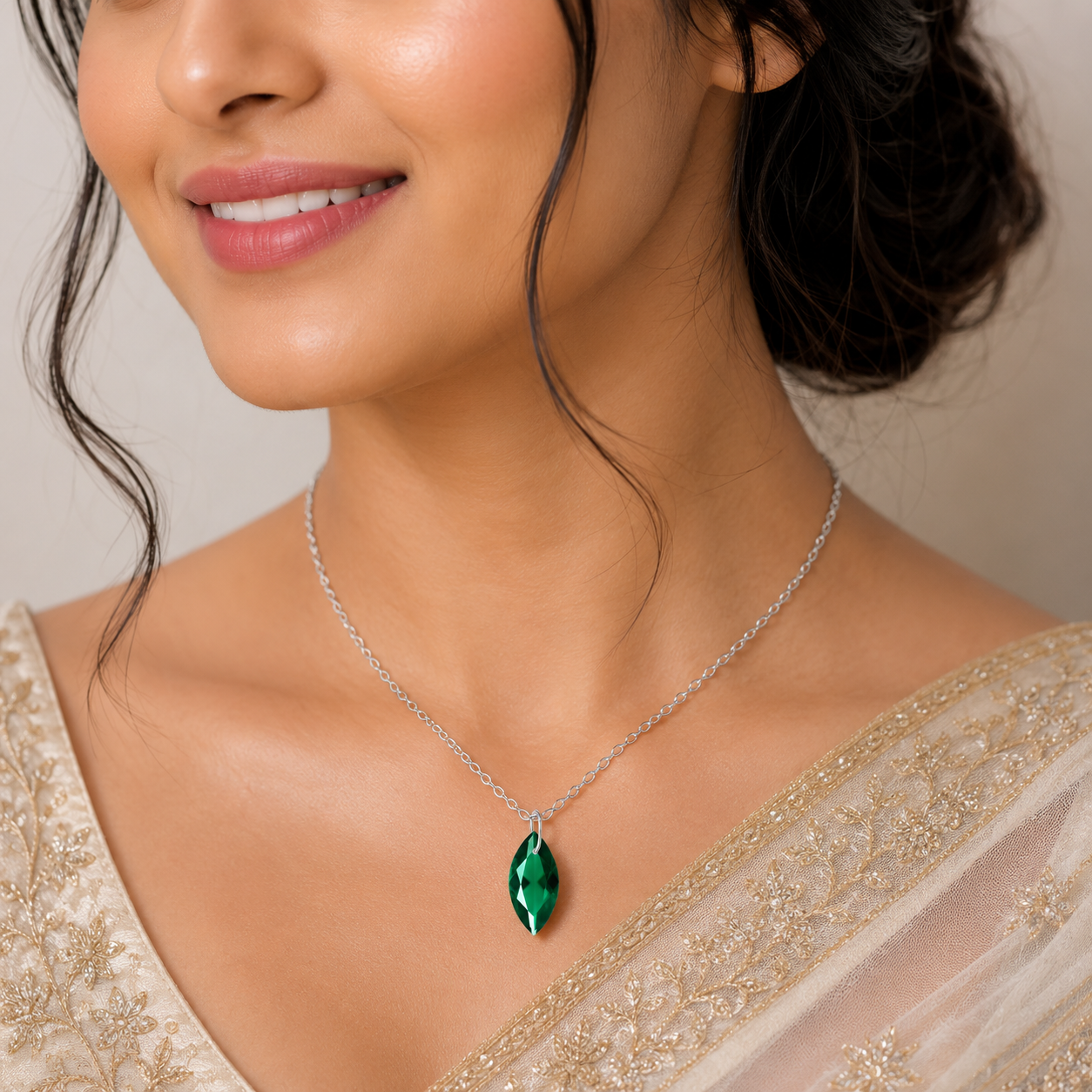 Emerald Marquise Pendant Necklace - 925 Sterling silver