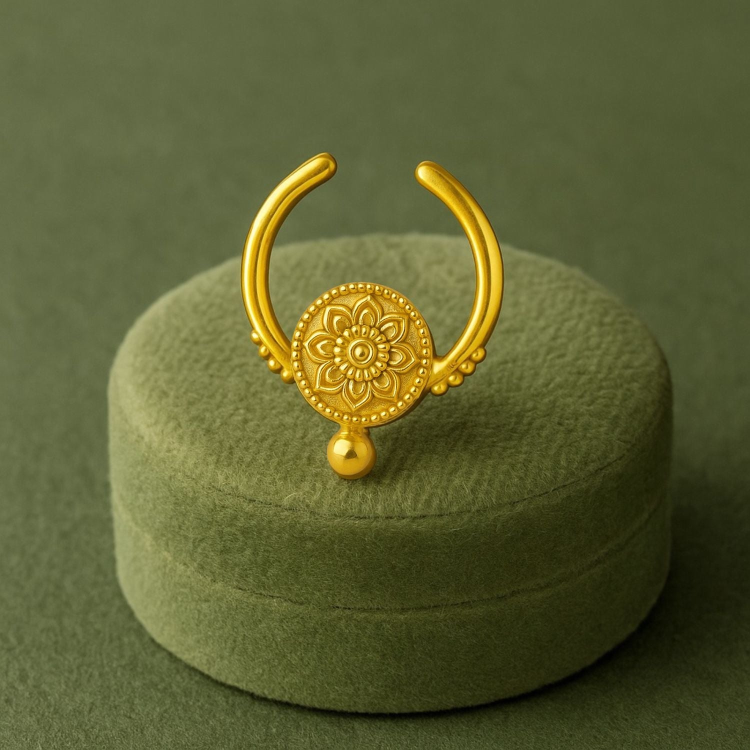 mooneye silver nose pin