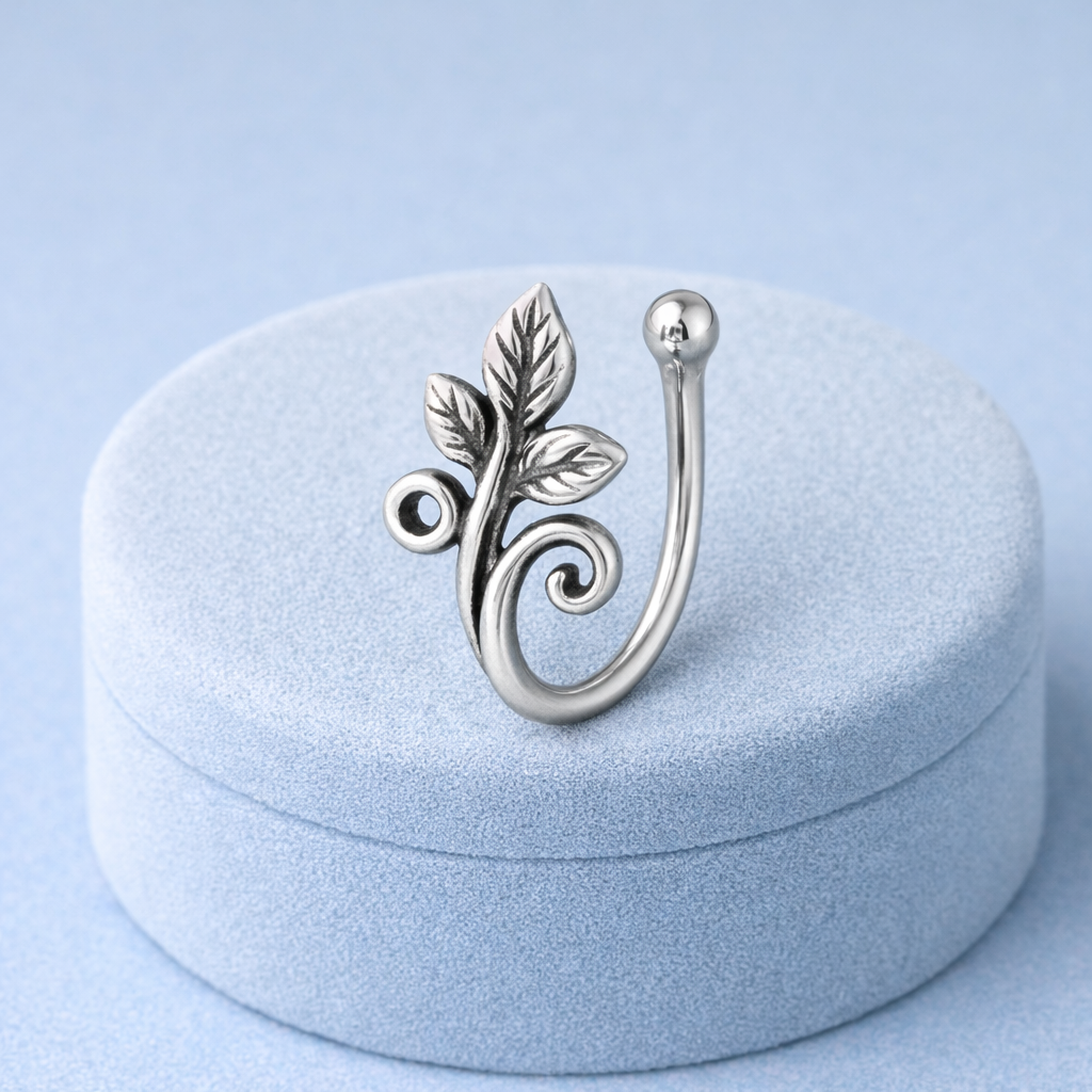 mooneye silver nose pin