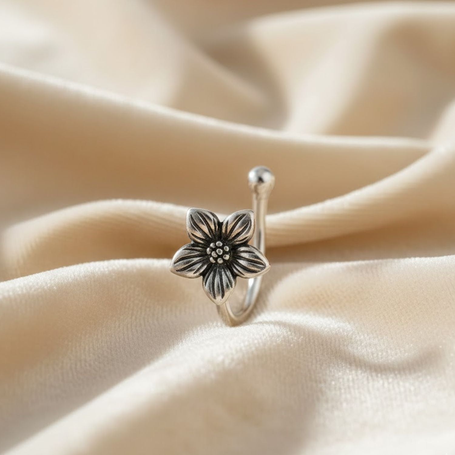 mooneye silver nose pin