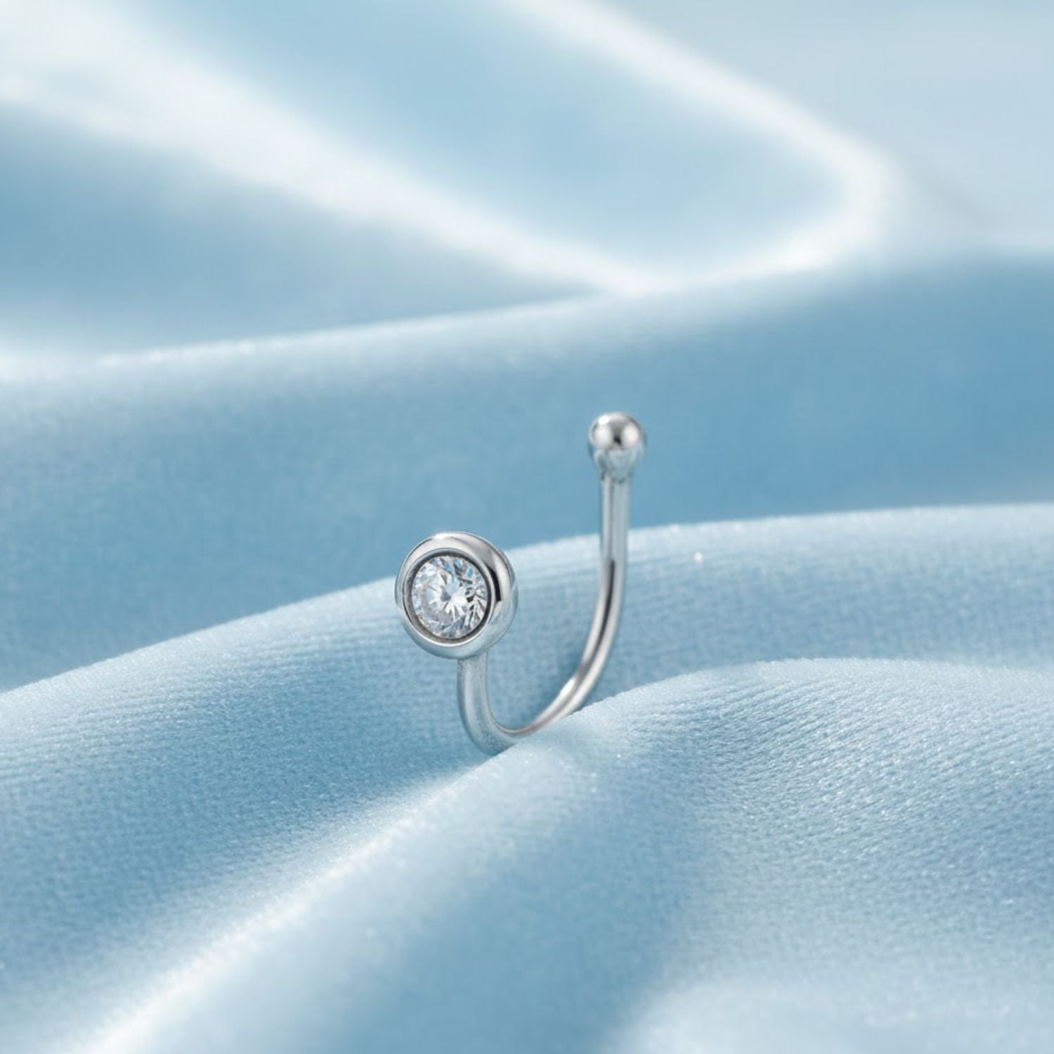 mooneye silver nose pin