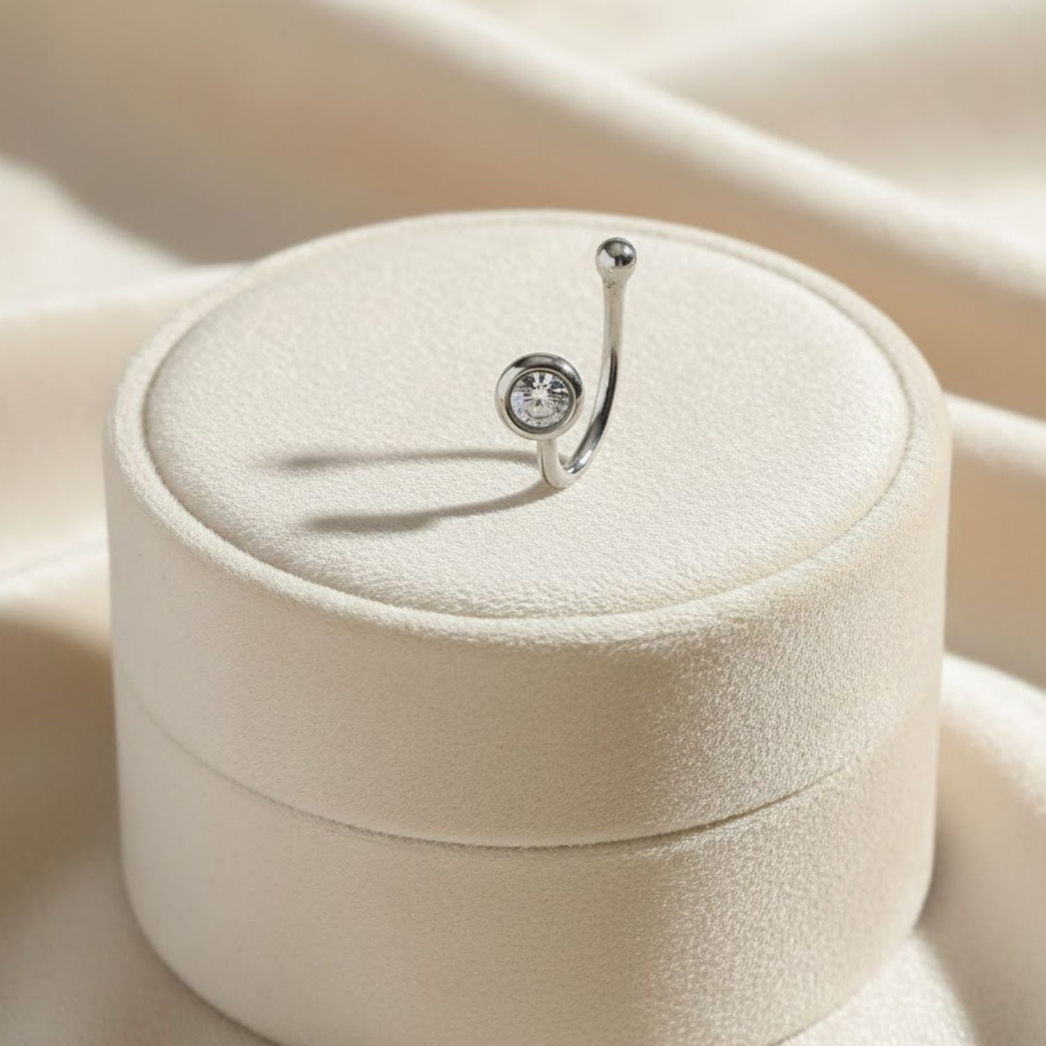 mooneye silver nose pin
