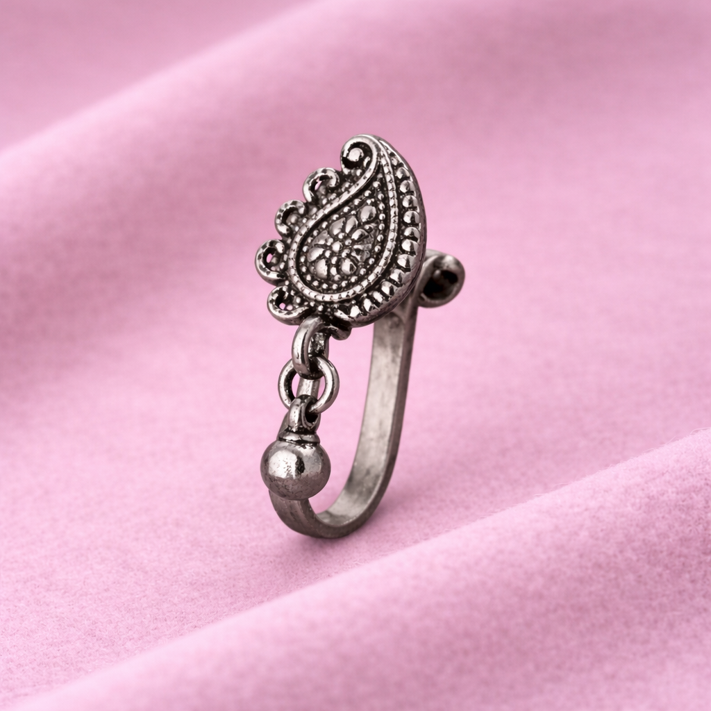 mooneye silver nose pin