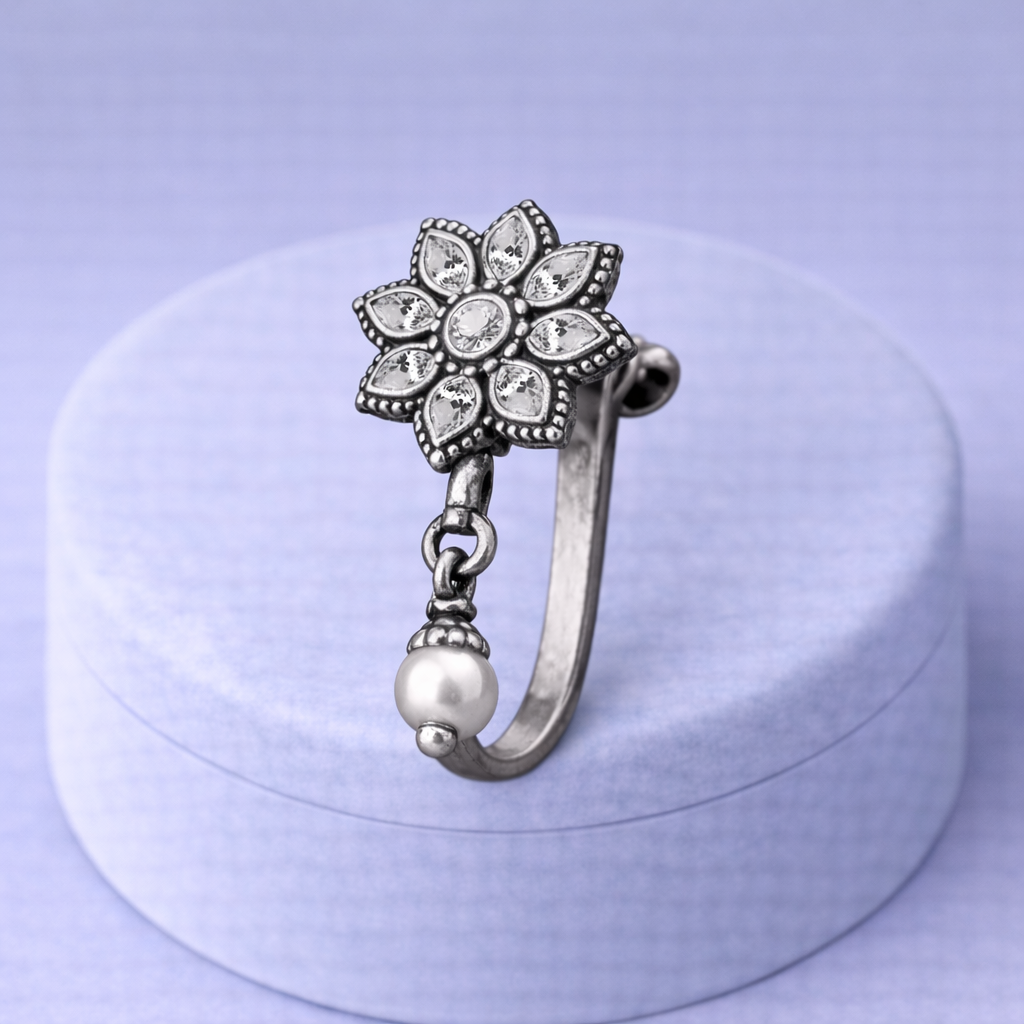 mooneye silver nose pin