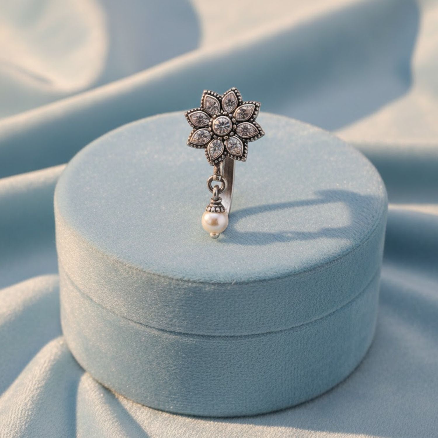 mooneye silver nose pin