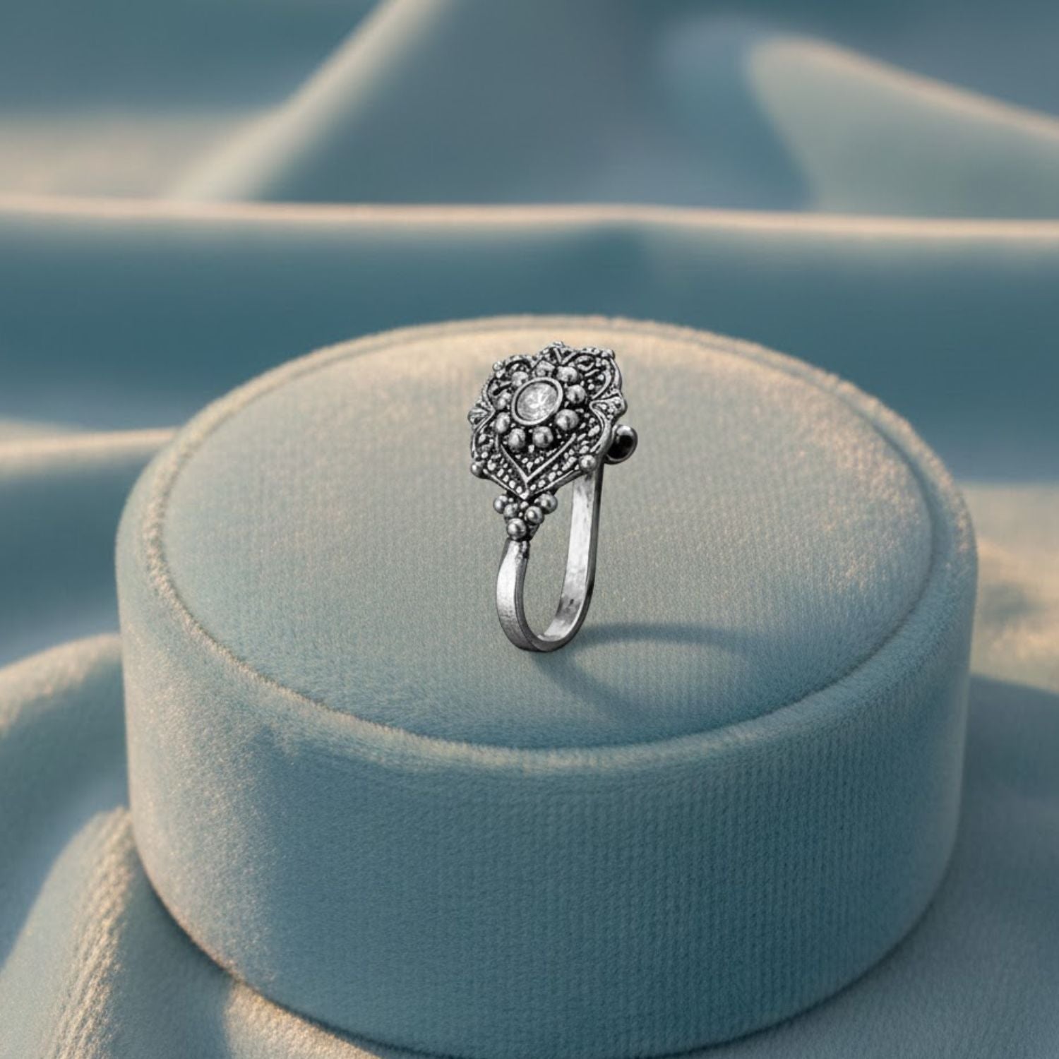 mooneye silver nose pin