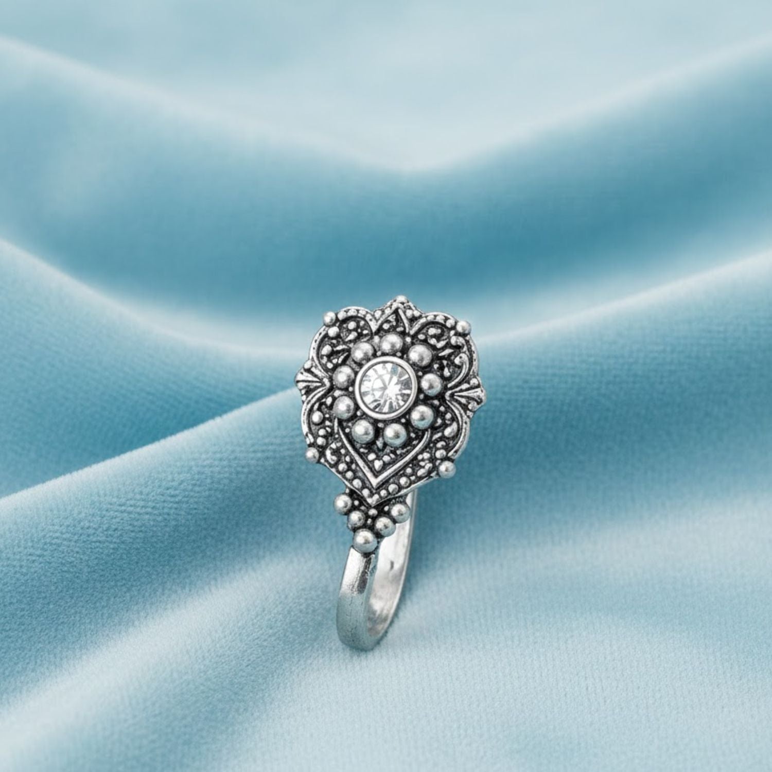 mooneye silver nose pin