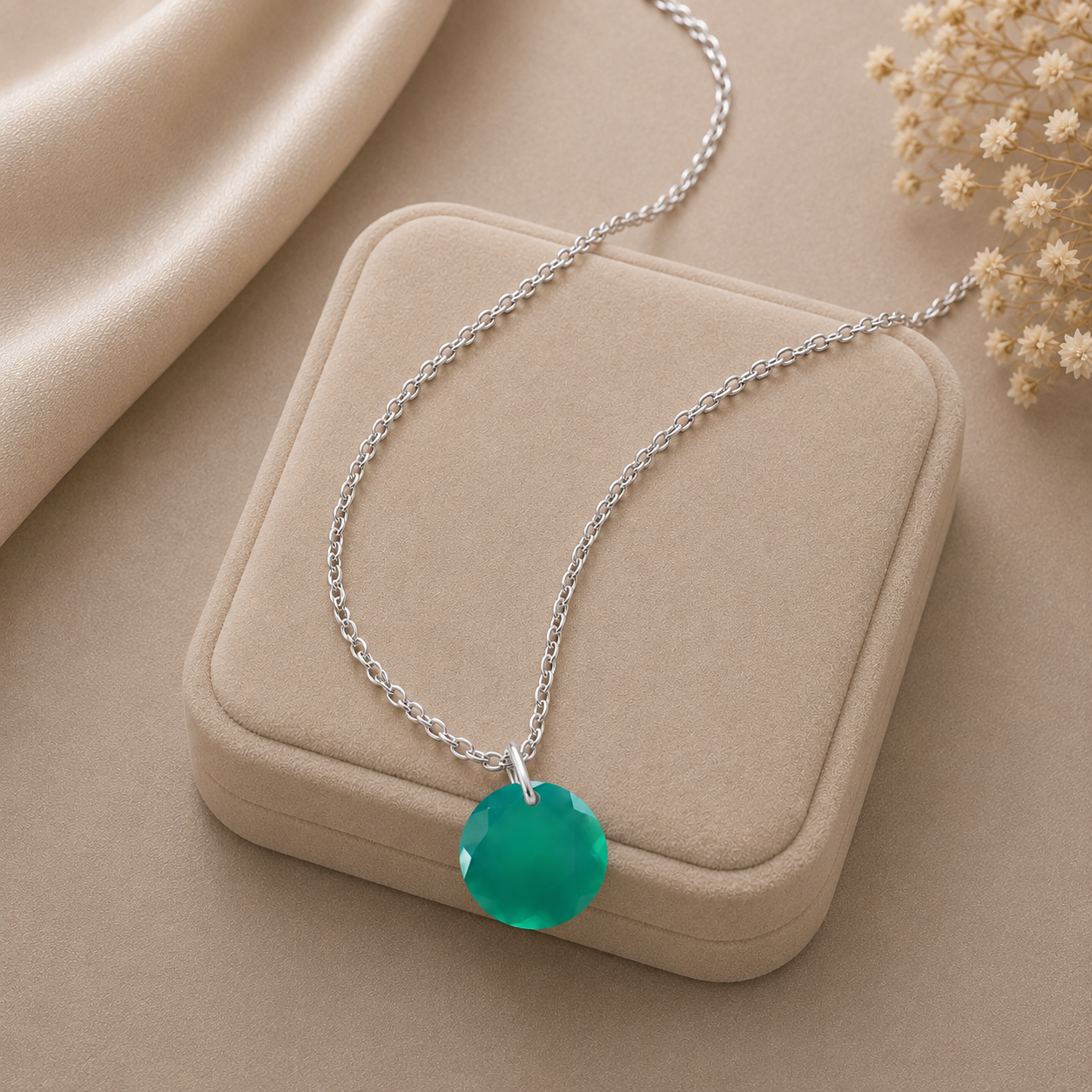 Round Green Onyx Solitaire Necklace - 925 sterling Silver