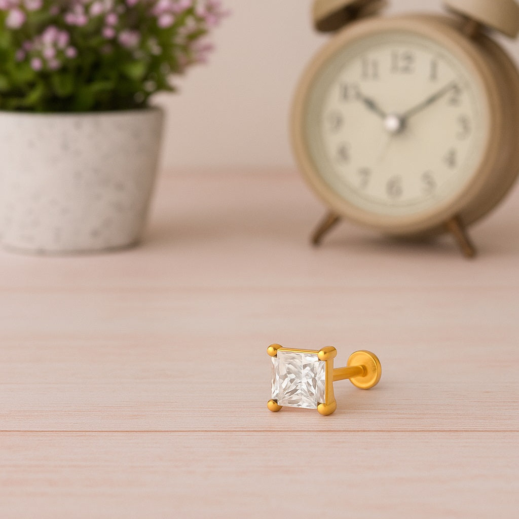 mooneye silver nose pin