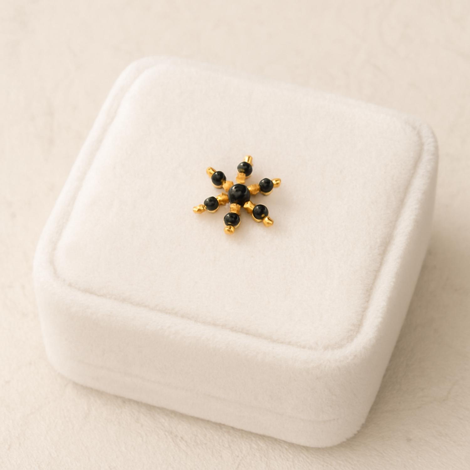 mooneye silver nose pin