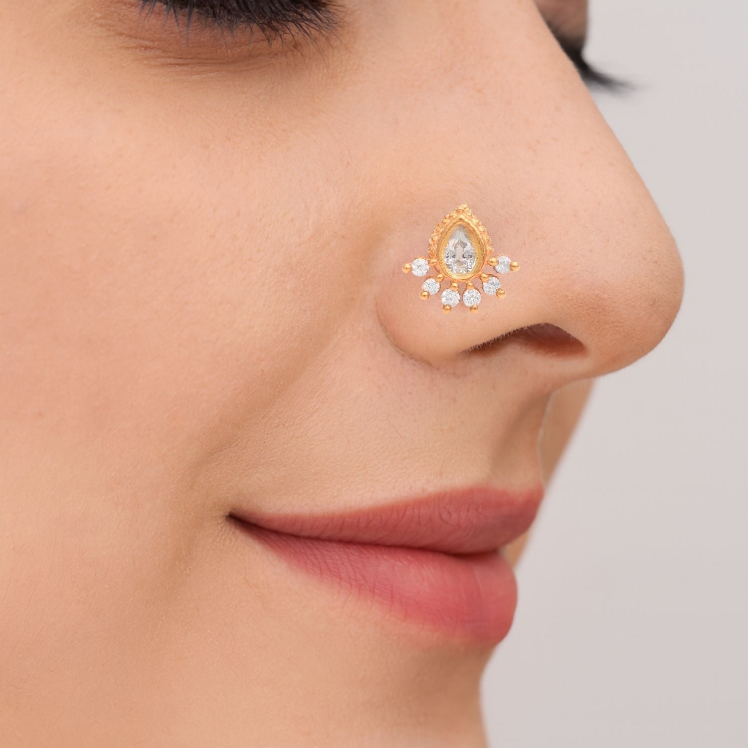 mooneye silver nose pin
