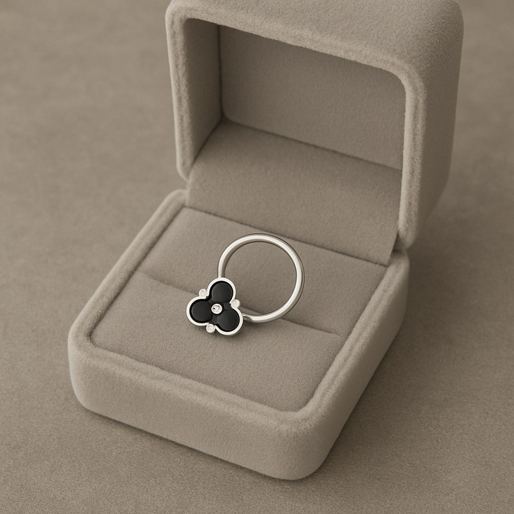 mooneye silver nose pin