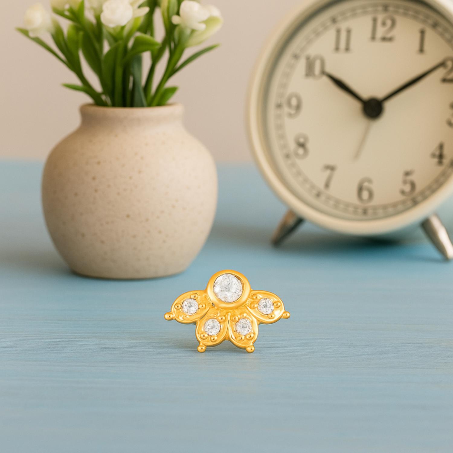 mooneye silver nose pin