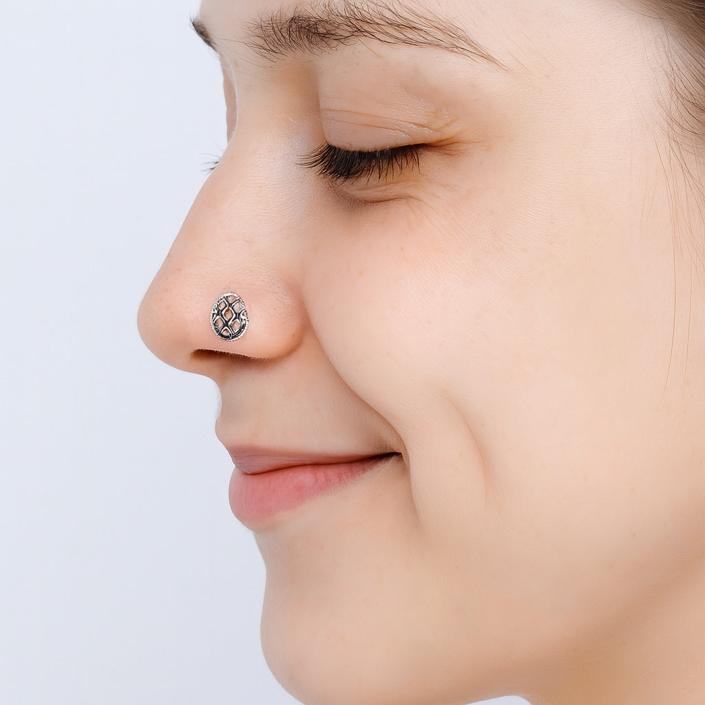 mooneye silver nose pin