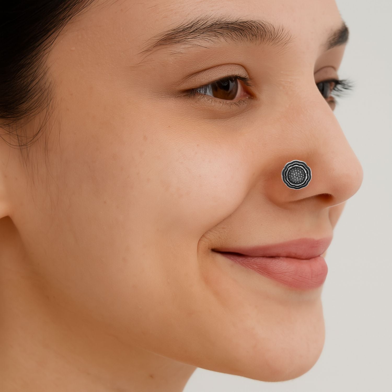 mooneye silver nose pin