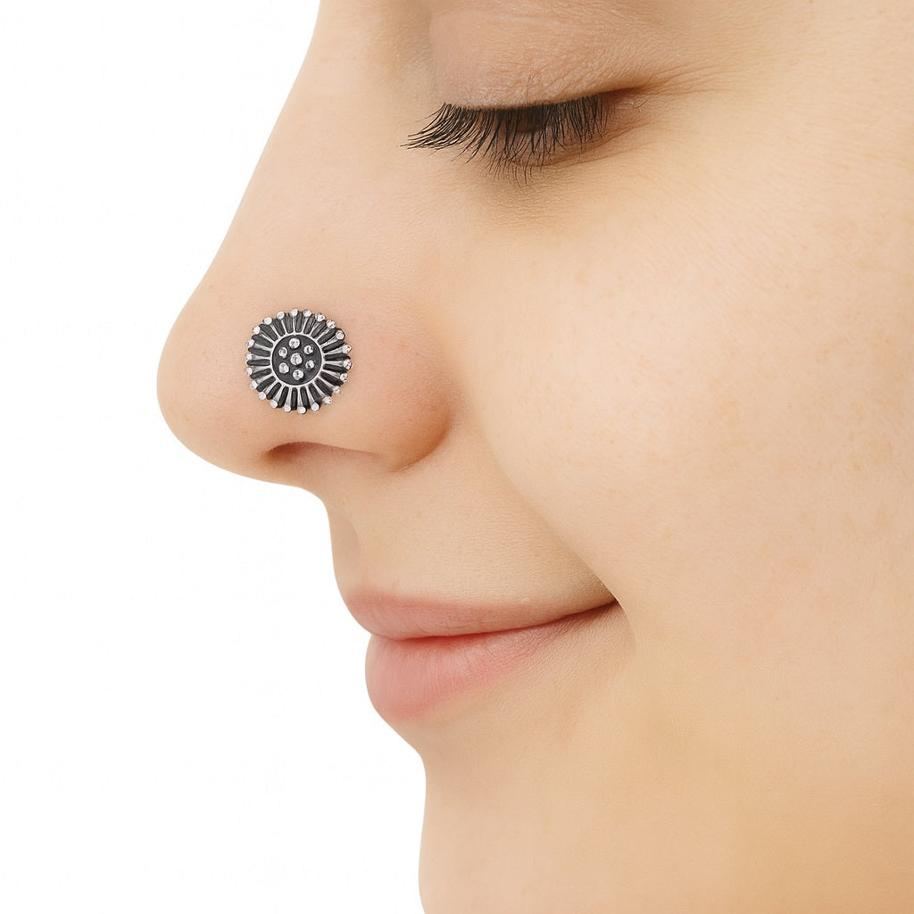 mooneye silver nose pin