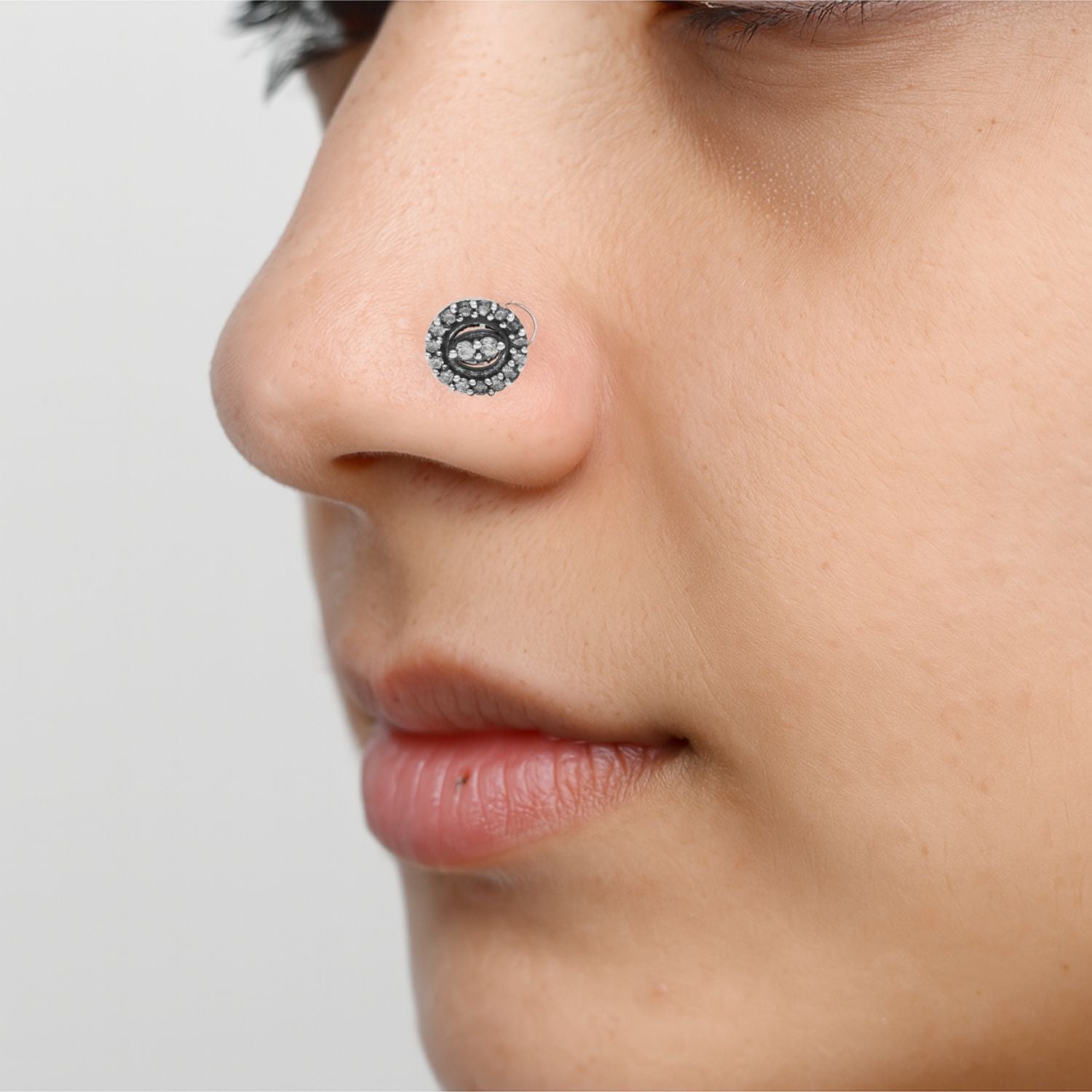 mooneye silver nose pin