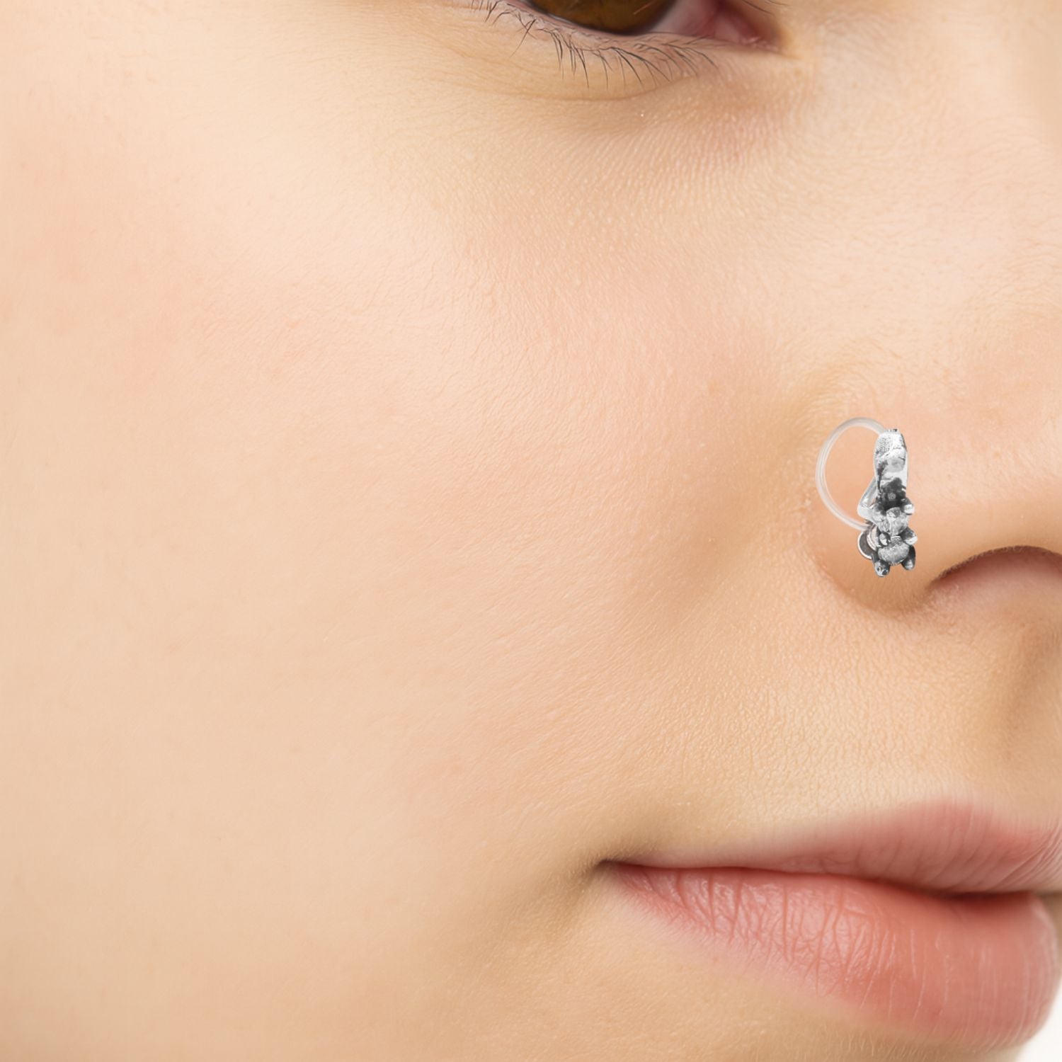 mooneye silver nose pin