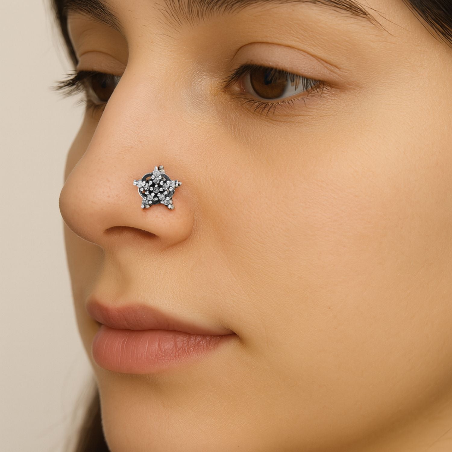 mooneye silver nose pin