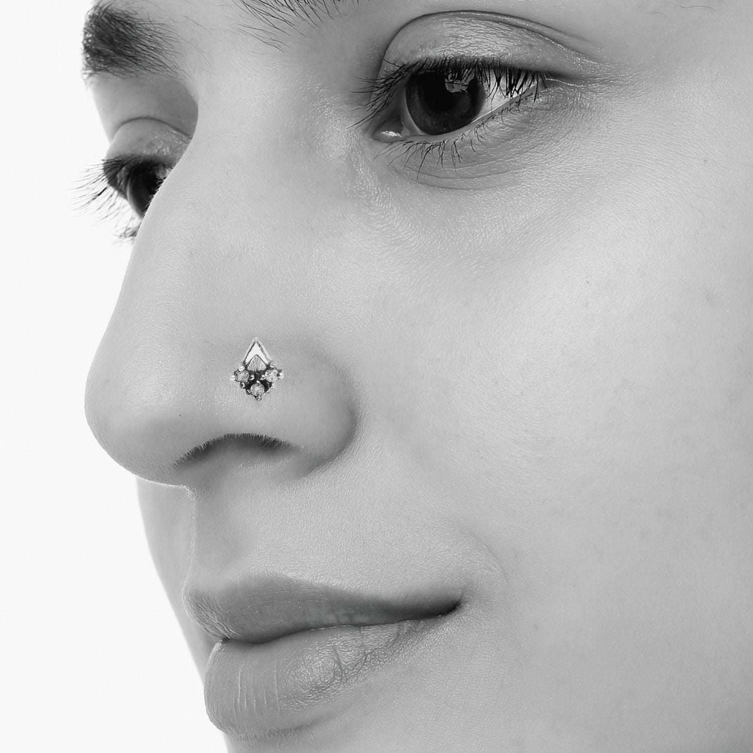 mooneye silver nose pin
