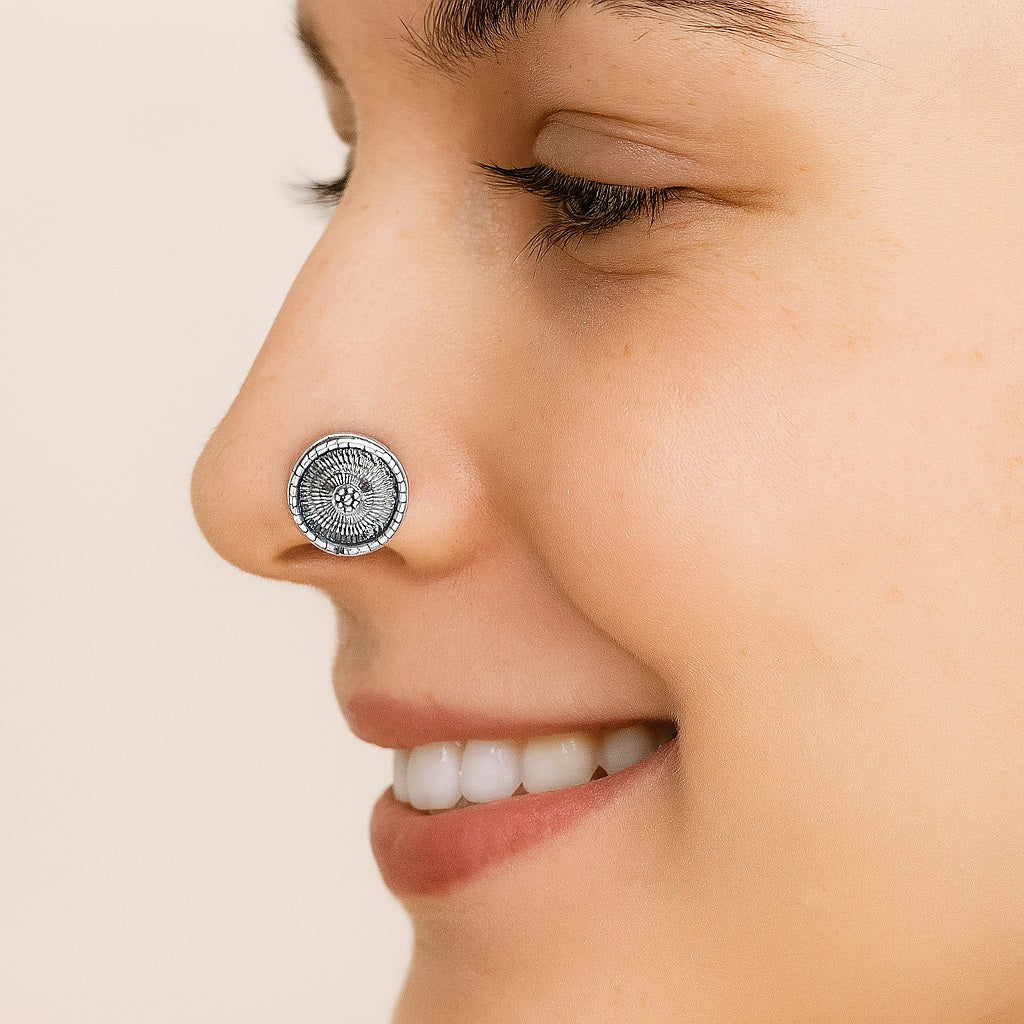 mooneye silver nose pin