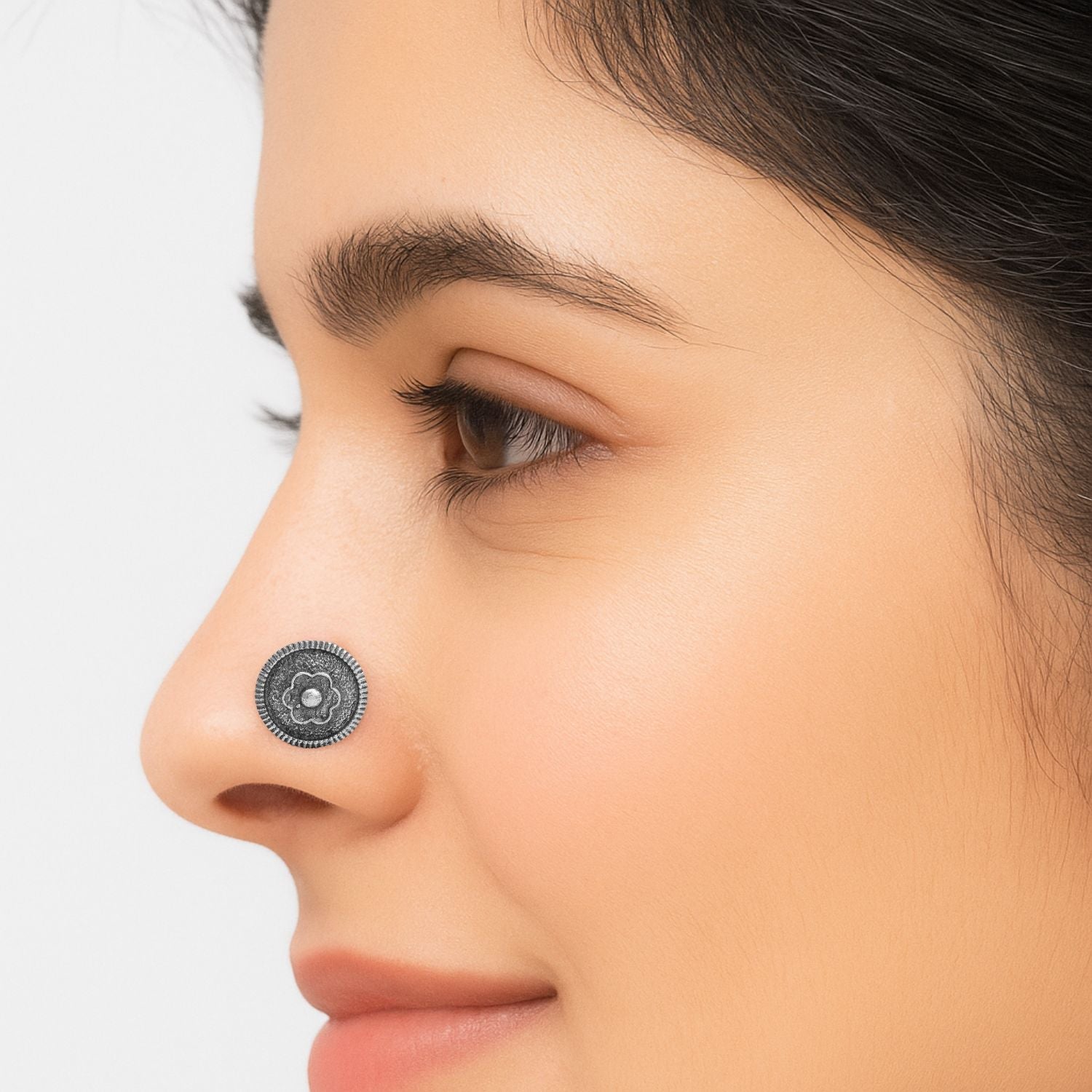 mooneye silver nose pin