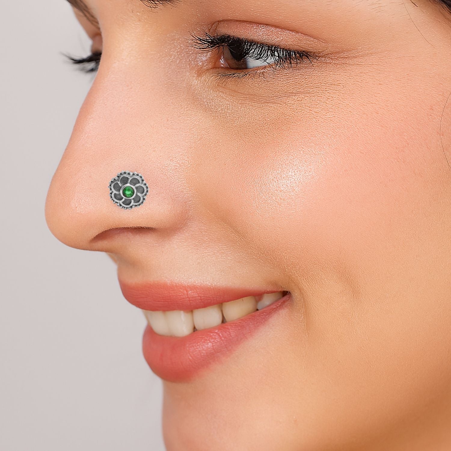 mooneye silver nose pin