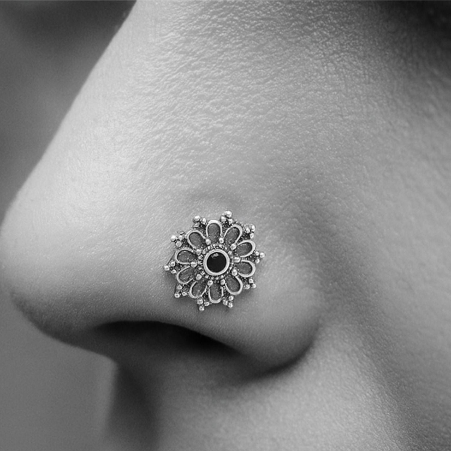 mooneye silver nose pin