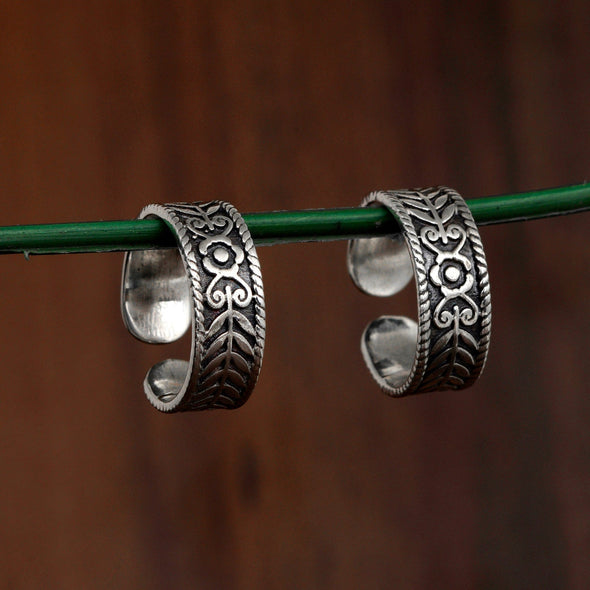 Floral Chevron Oxidized Toe Ring - Sterling Silver