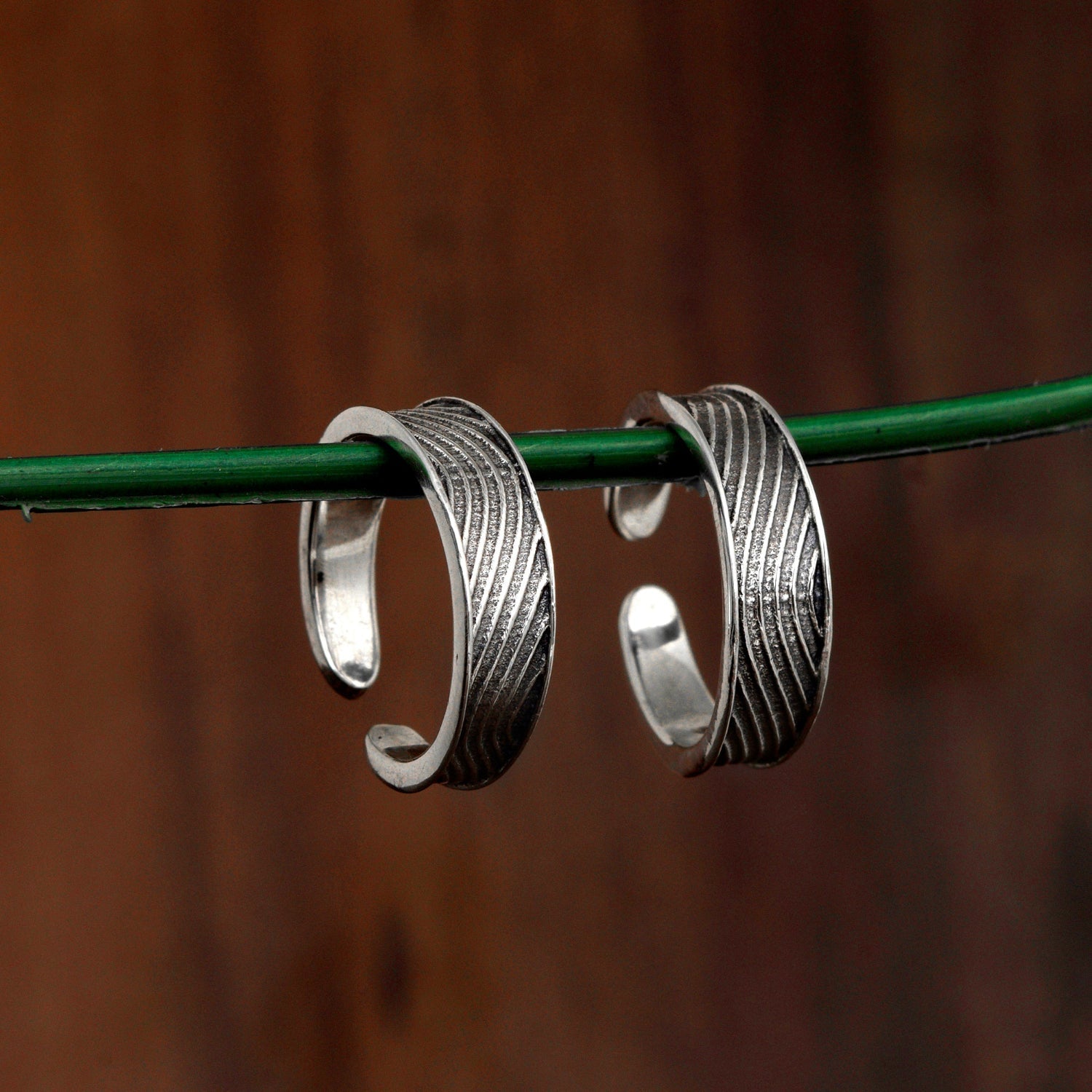 Wavy Line Oxidized Toe Ring - Sterling Silver